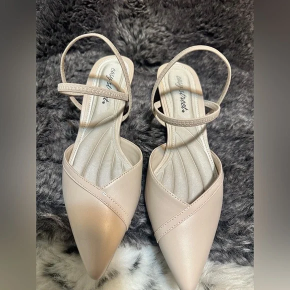 Easy Street Strappy Pointed Toe with Kitten Heels - Picture 3 of 7